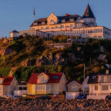 Penthouse-Laegenhet Med Tva Sovrum & Terass Med Havsutsikt Molle Exterior photo